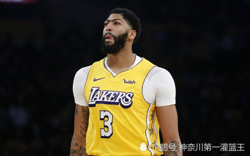 NBA湖人终场争议三分绝杀快船，终结对手七连胜登顶西部引热议